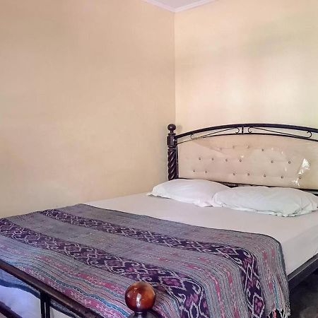 Oka Homestay Mitra Reddoorz マタラム エクステリア 写真