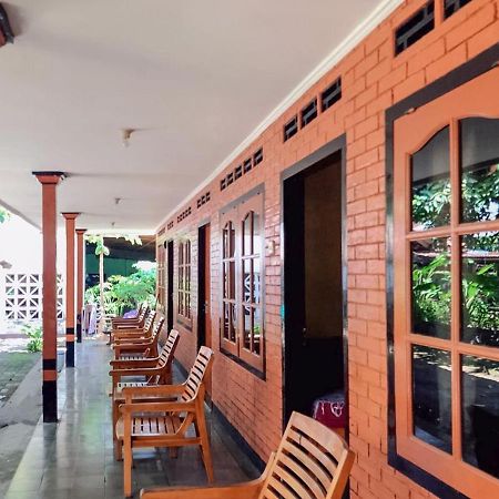 Oka Homestay Mitra Reddoorz マタラム エクステリア 写真