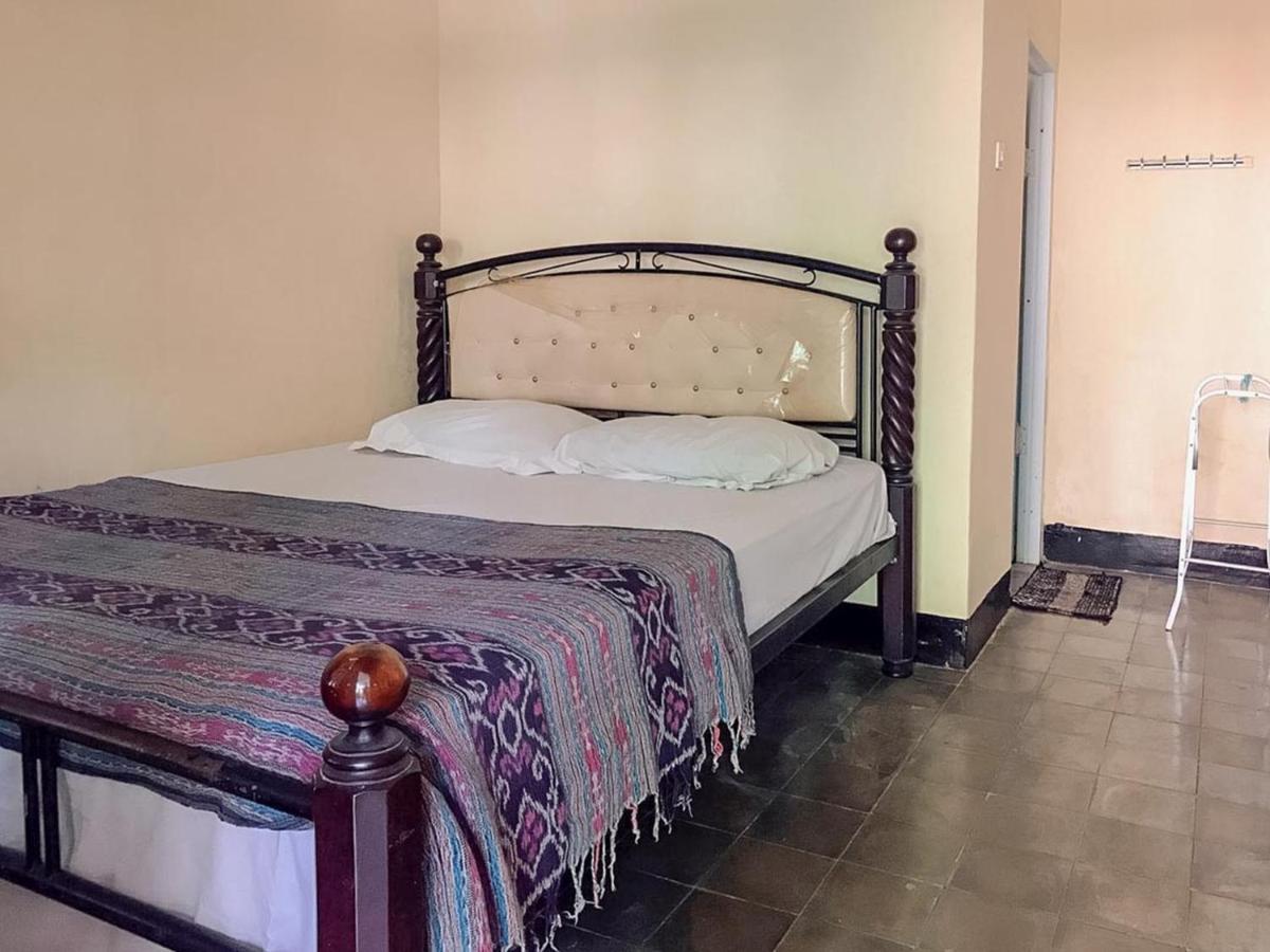 Oka Homestay Mitra Reddoorz マタラム エクステリア 写真