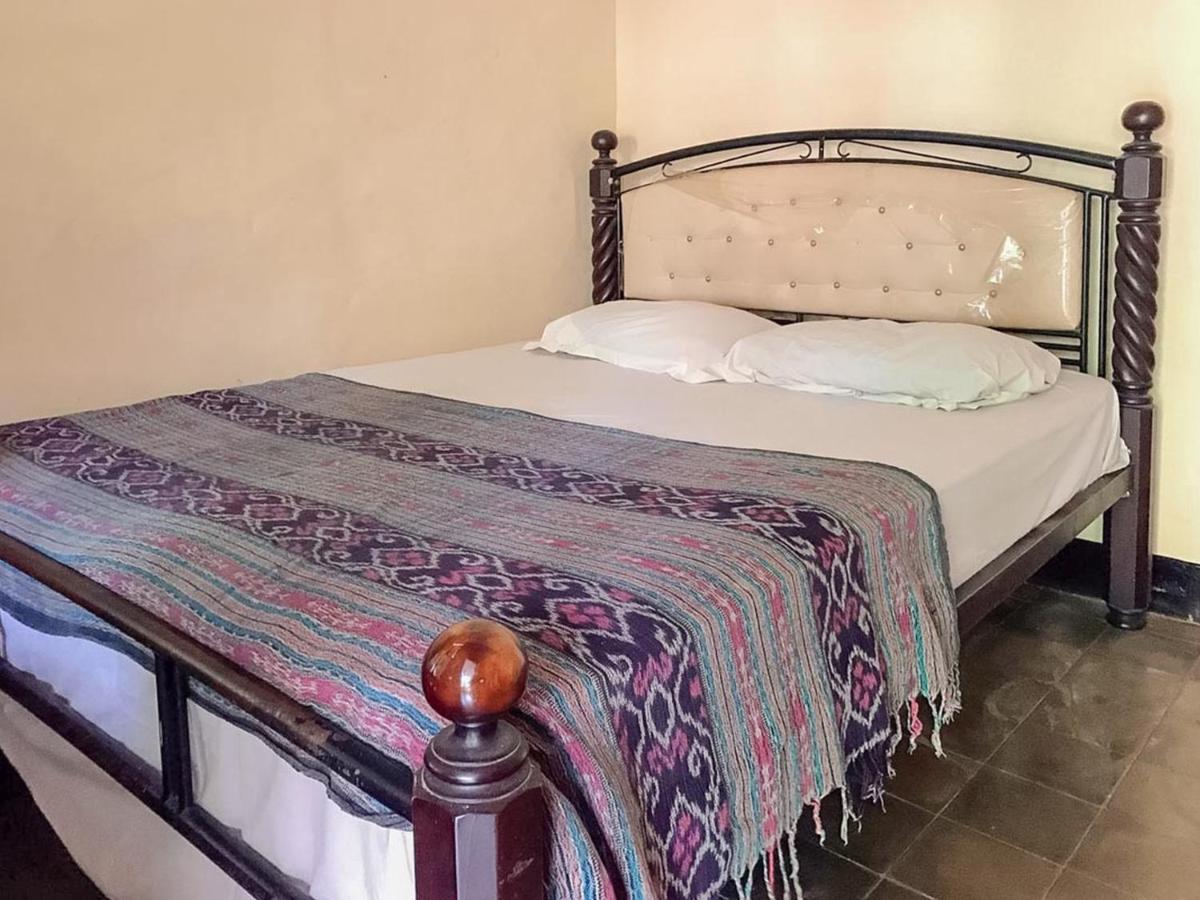 Oka Homestay Mitra Reddoorz マタラム エクステリア 写真